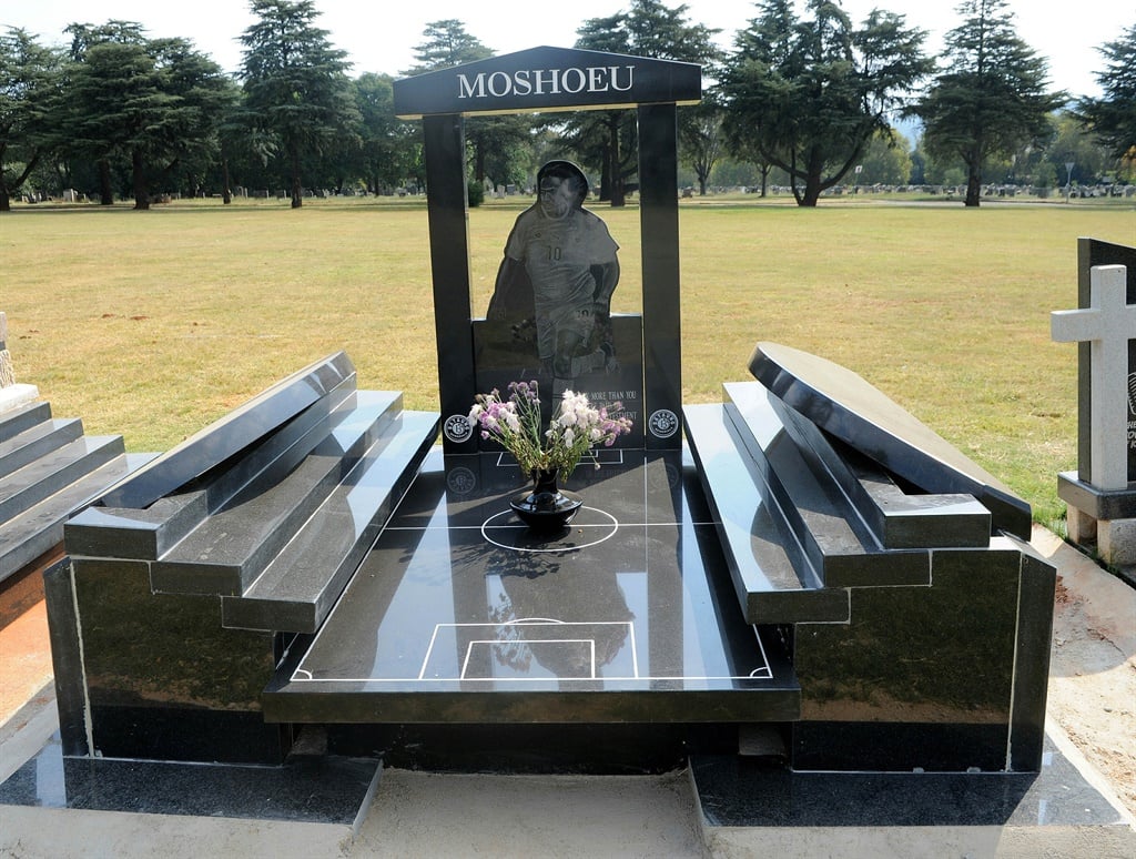 tombstones-in-south-africa